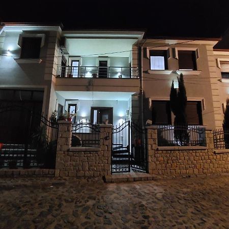 Guesthouse Kocibelli Korce Bagian luar foto